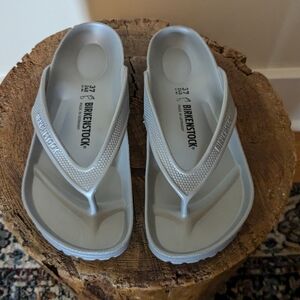 NWOT Birkenstock Honolulu Essentials Eva Sandals Silver Size 6 Waterproof